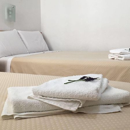 Hostal R. Lido Madrid Extérieur photo